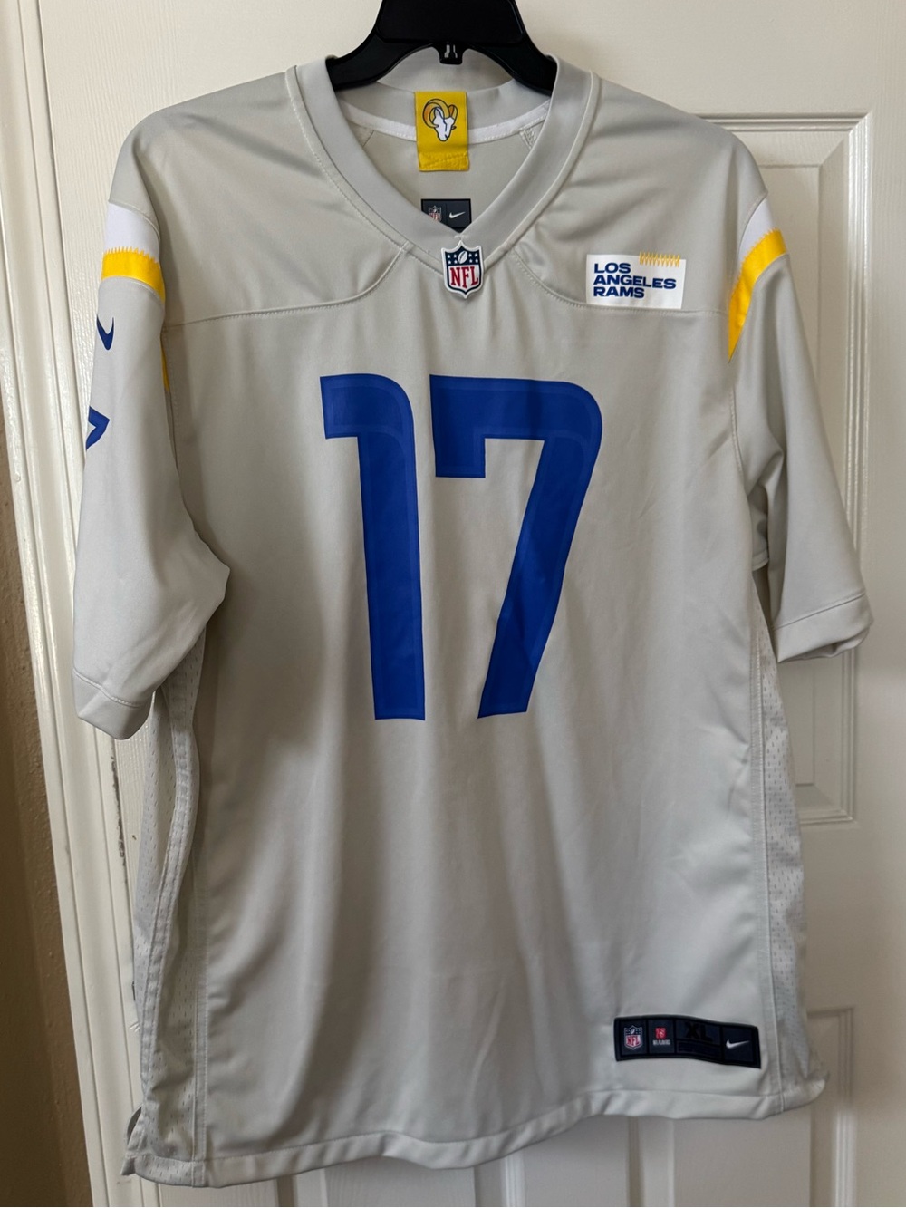 NFL White Football Jersey with Black Trim - XL Nike Patch